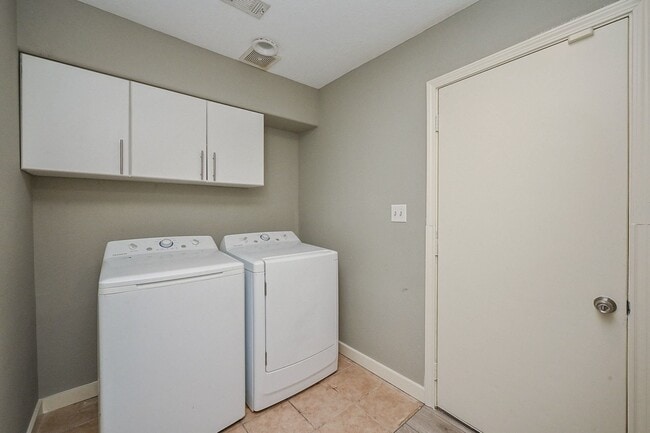 Building Photo - 6607 W T C Jester Blvd