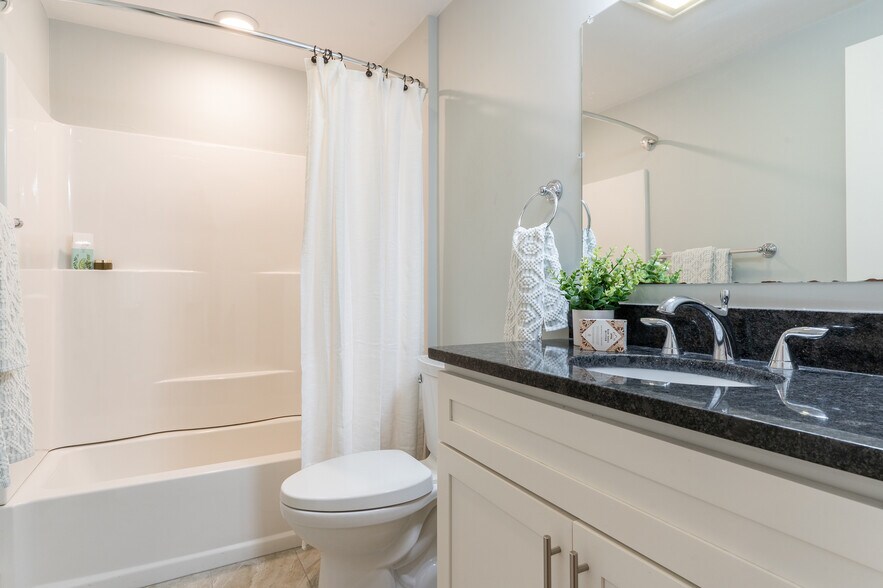 Building Photo - 2767 Washington St