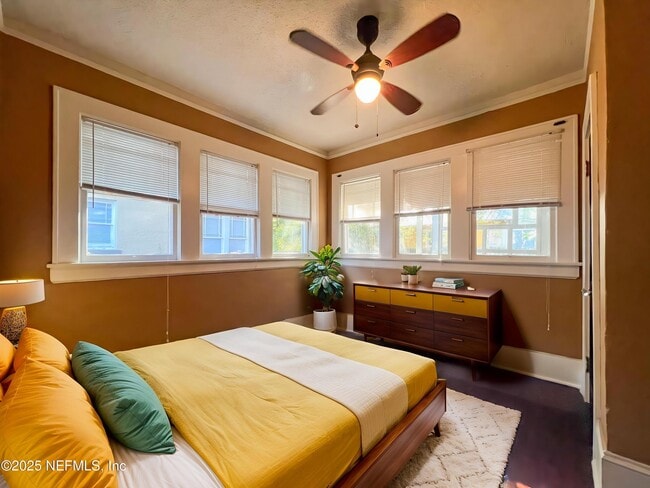 Building Photo - 2806 College St