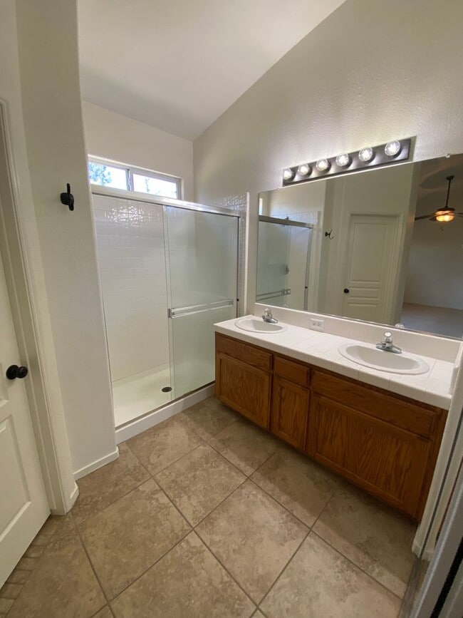 Building Photo - Lovely 2 bedroom, 2 bath home on Dolcetto Court coming soon!