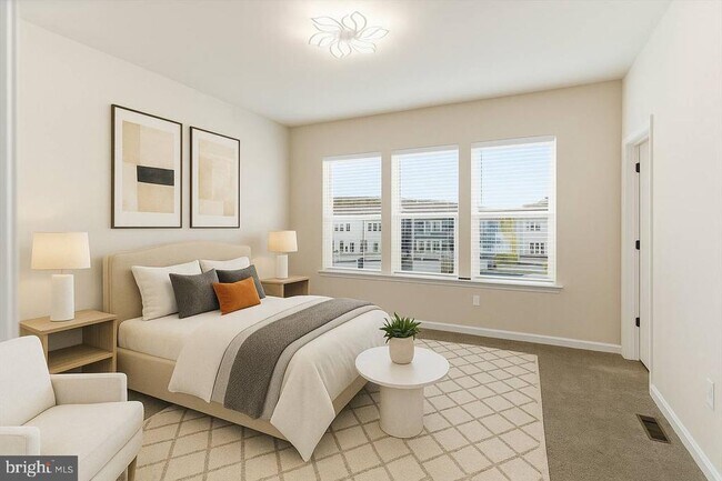 Building Photo - 4 Barton Ave