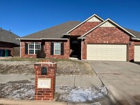 Building Photo - Gorgeous 3 Bed 2 Bath With Office in Edmond