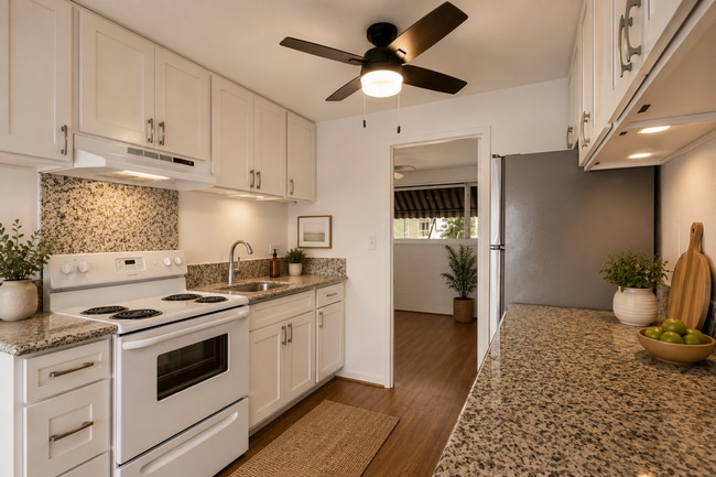 Building Photo - Charming Pualei Circle 1BR Condo with Parking, Pool & Utilities Included