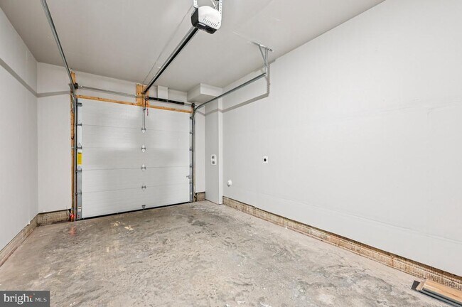 Building Photo - 2506 W Peninsula Dr