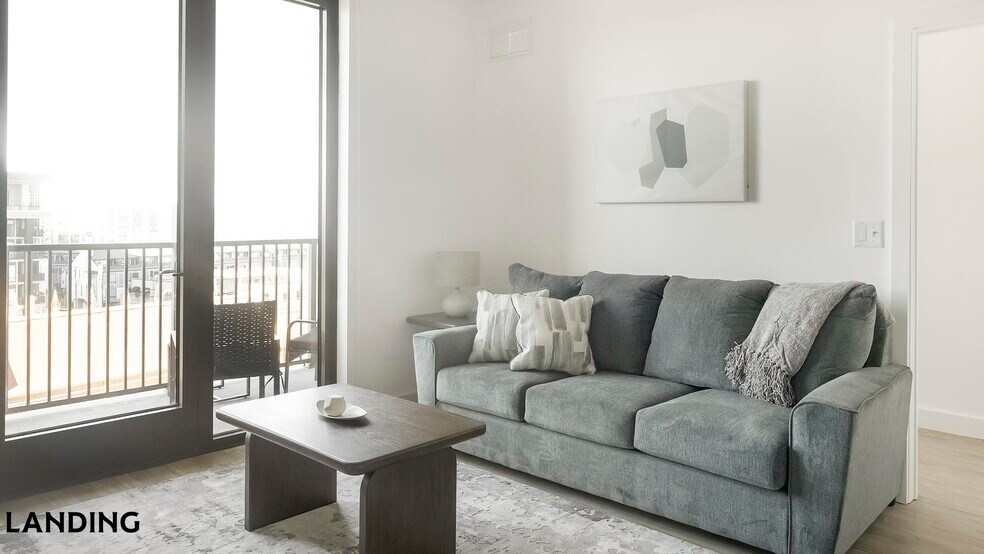 Building Photo - 1007 S Mint St