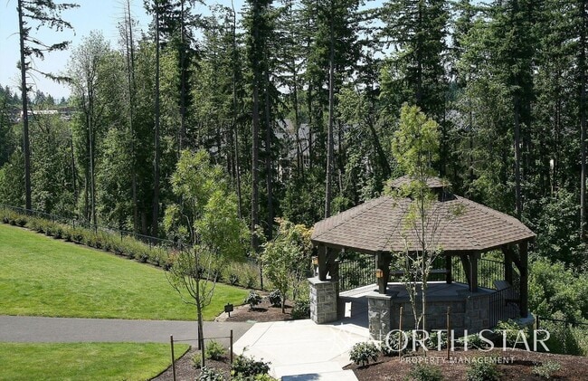 Building Photo - Stunning Renaissance at Peterkort Woods To...