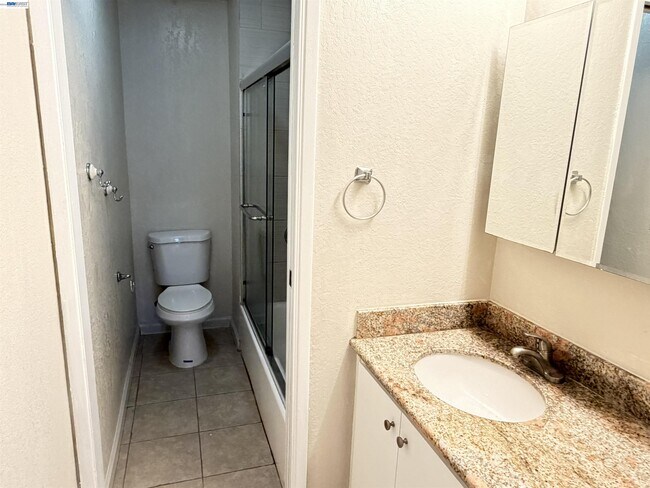 Building Photo - 1391 Monument Blvd