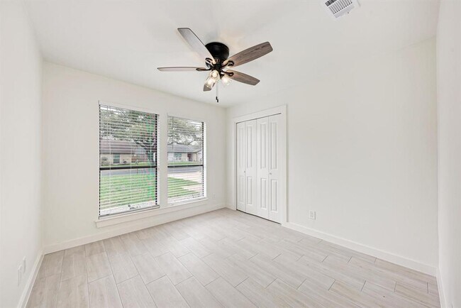 Building Photo - 4910 Wing Rd