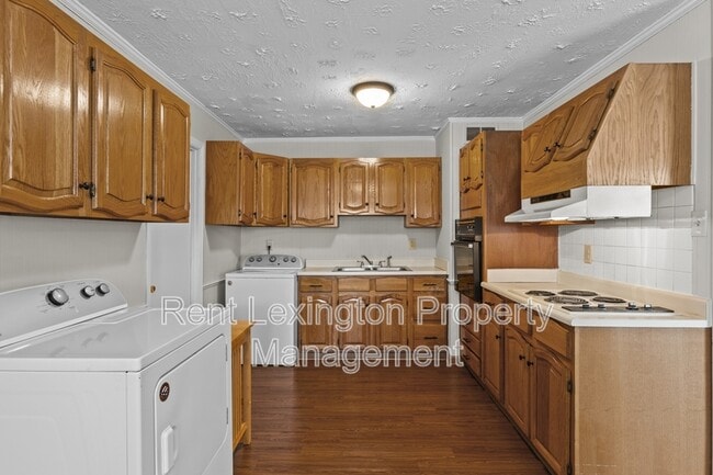 Building Photo - 1707 Sarasota Ct