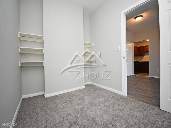 Building Photo - 2419 Greenmount Ave