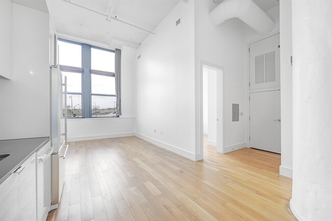 Building Photo - 50 Dey St