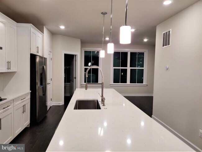 Building Photo - 13242 Woodland Pond Pl