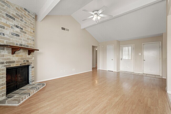 Building Photo - 2911 Garden Ln