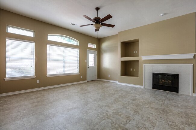 Building Photo - 131 Avonlea Dr