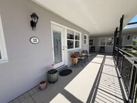 Building Photo - "Charming 1-Bedroom Condo Retreat in Dunedin's Heart - Cozy, Convenient & Inviting!"