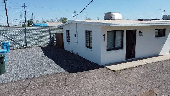 Building Photo - 221 E Tonto St