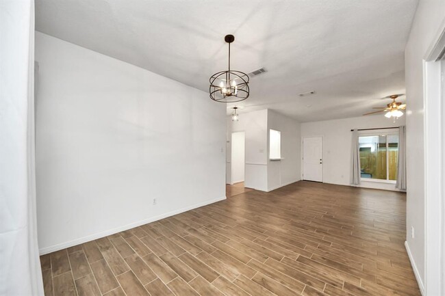 Building Photo - 8502 Fawn Terrace Dr