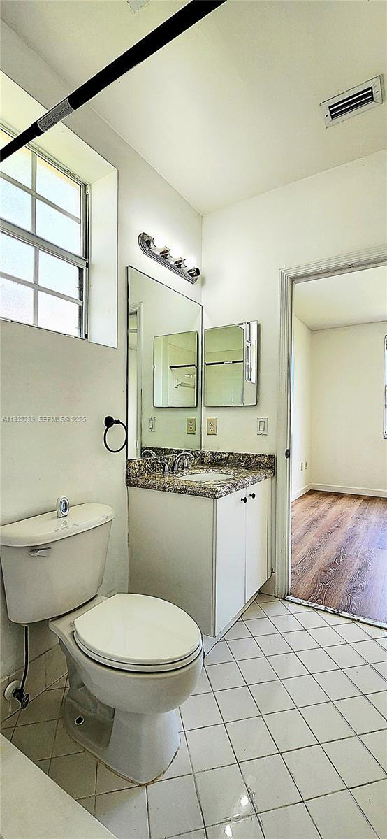 Building Photo - 3350 NE 13th Cir Dr