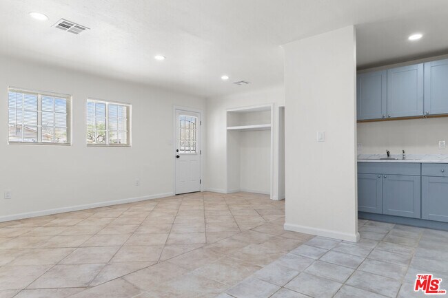Building Photo - 66087 Desert View Ave