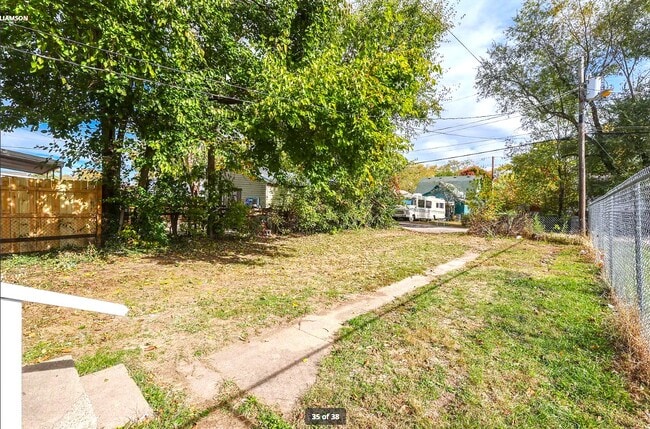 Building Photo - 419 N Alton Ave