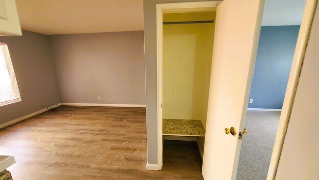 Building Photo - 252 A St