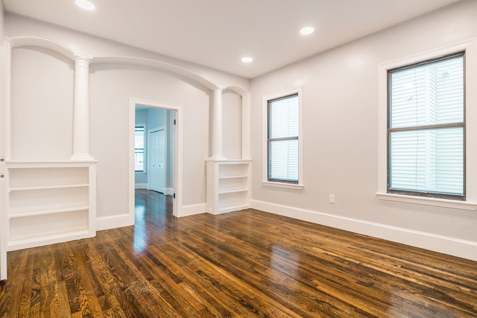 Building Photo - 344 Saratoga St