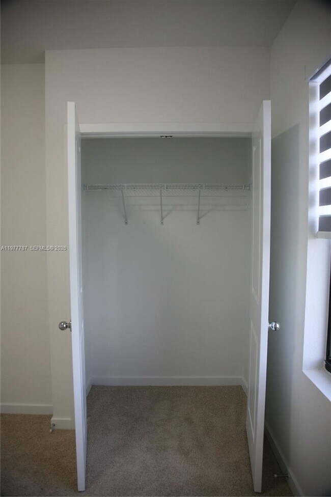 Building Photo - 371 NE 16th St