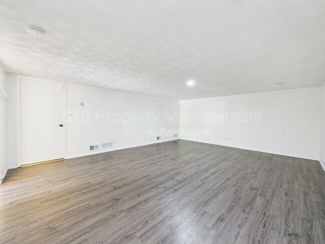 Building Photo - 2835 Tepee Ave