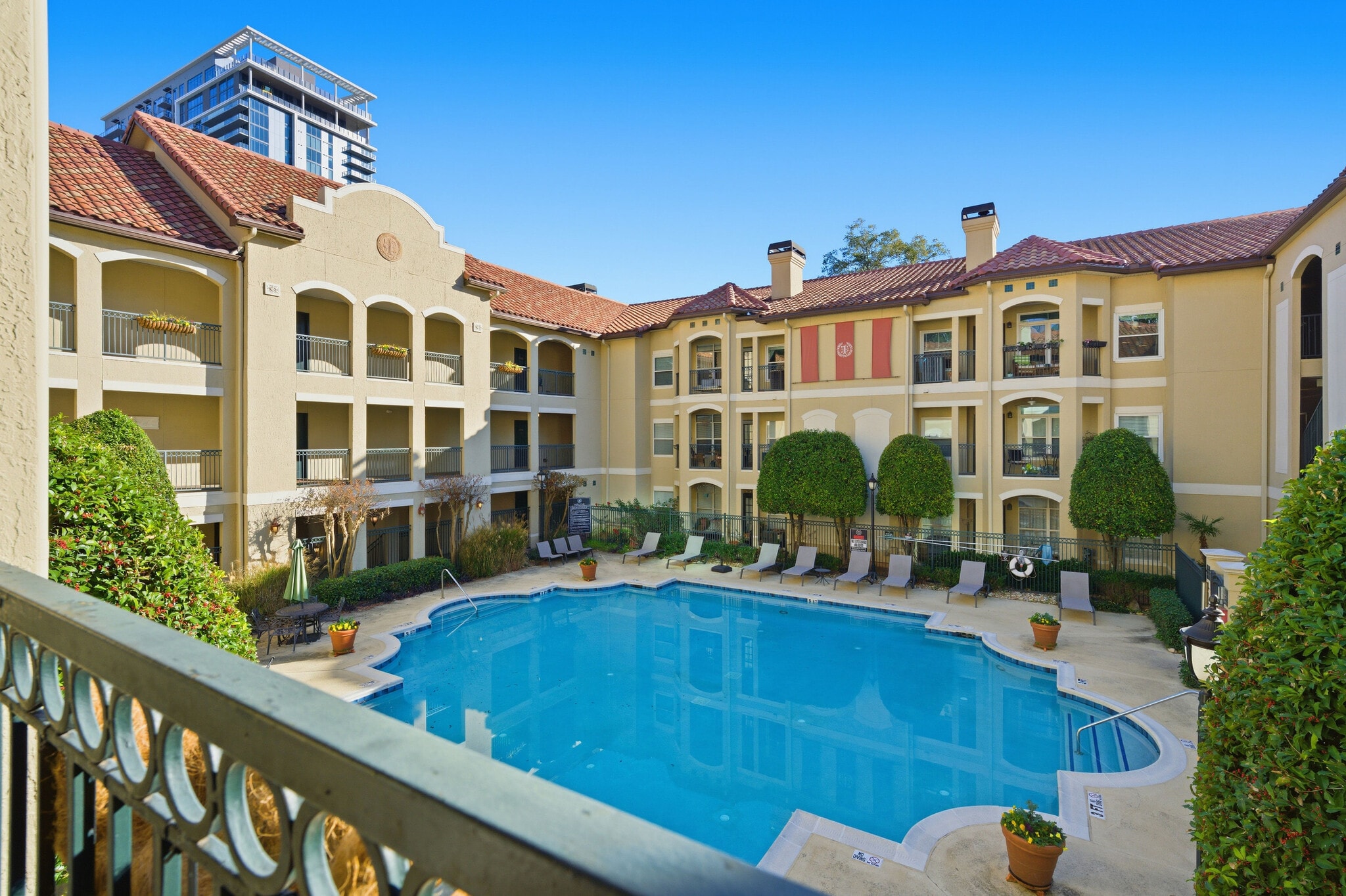 Building Photo - 955 Juniper St NE