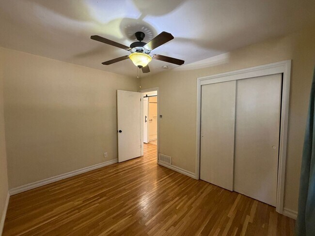 Building Photo - Spacious 4 Bedroom 2 Bathroom Home In The NE Heights!