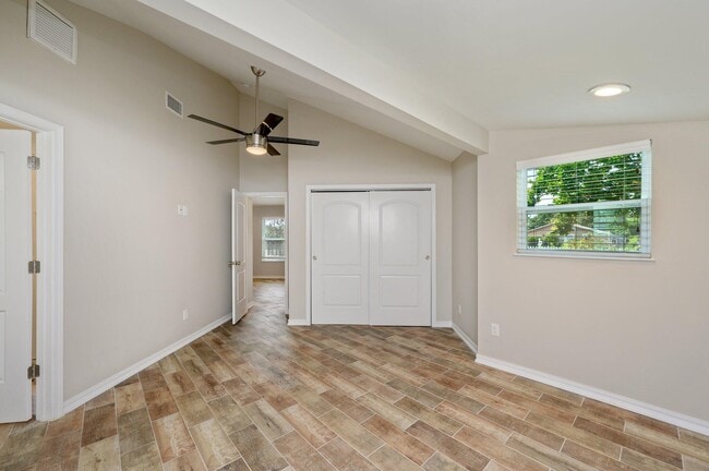 Building Photo - 502 3rd Ave