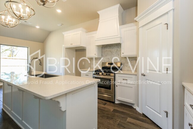 Building Photo - 8509 Stark St