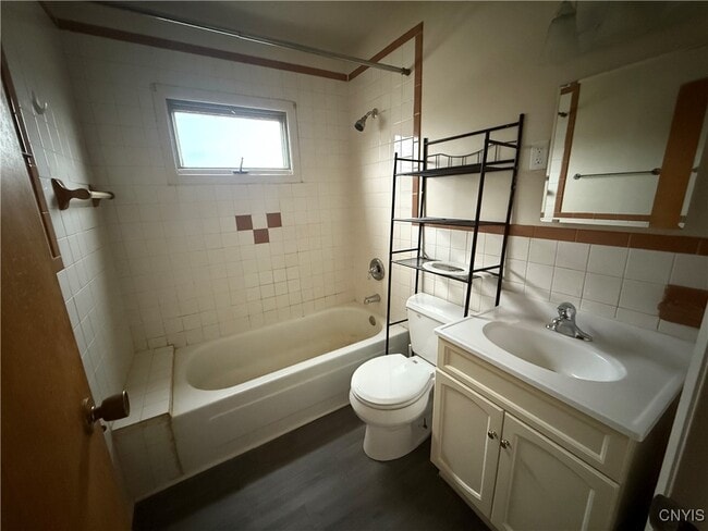 Building Photo - 483 Pleasantview Ave