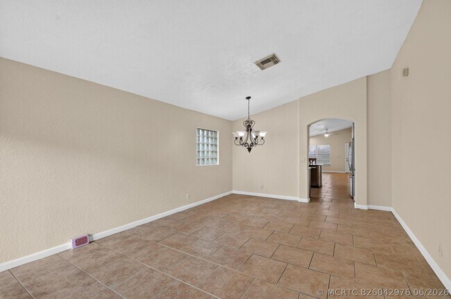 Building Photo - 1107 Big Torch St