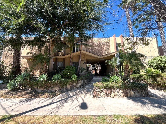 Primary Photo - 5167 Yarmouth Ave