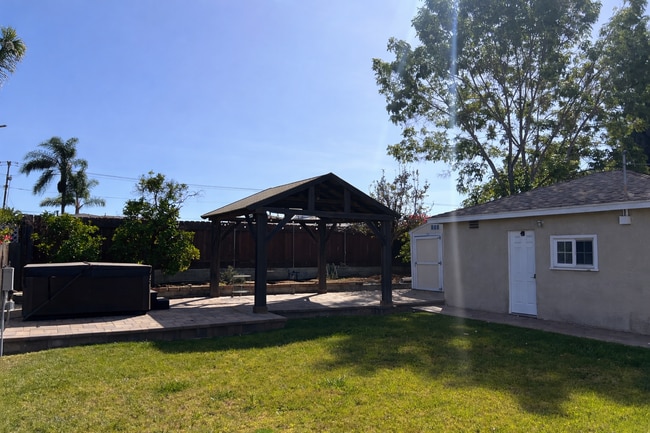 Building Photo - 8777 Cleburn Dr