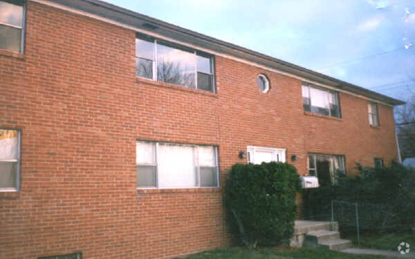Building Photo - Fairglade Plaza Apartments