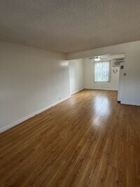 Building Photo - 410 S Sierra Madre Blvd