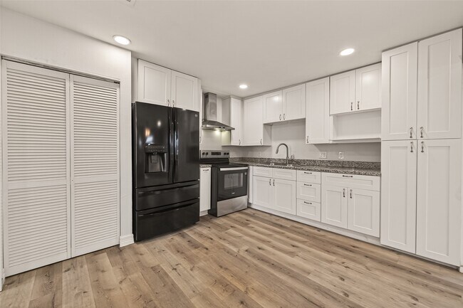 Building Photo - 7436 Abilene St