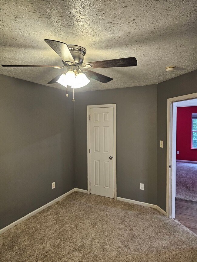 Building Photo - 5679 Hickory Fork Rd