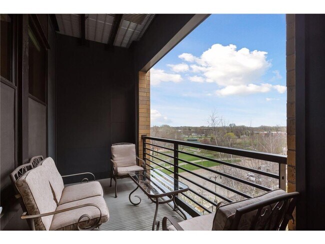 Building Photo - 4730 Park Commons Dr