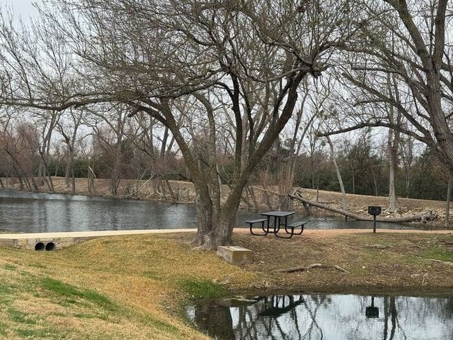 Building Photo - 523 High Tech Dr