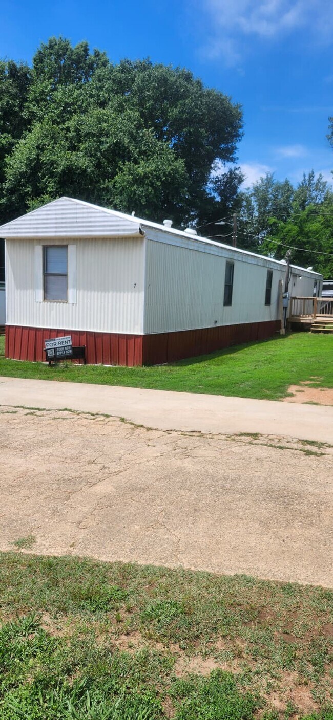 Building Photo - 8364 Cedar St