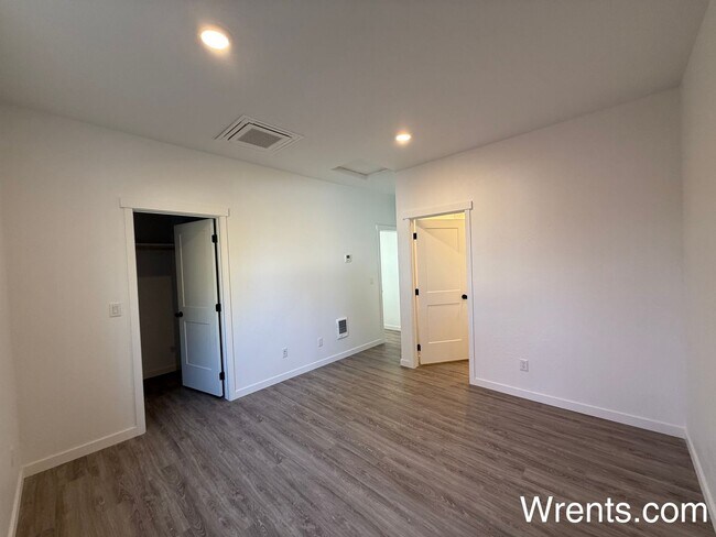 Building Photo - New Build Duplex