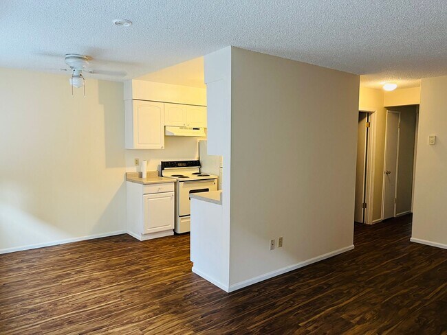 Building Photo - 2Bed/1Bath Apartment SE Portland Brooklyn Neighborhood