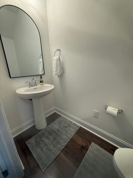 1/2 bathroom - 1516 Mountain Quail Cir