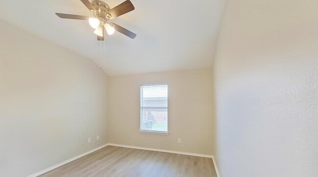 Building Photo - FOR RENT NOW