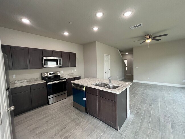 Building Photo - 13207 Reid Mdws