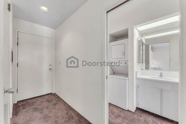 Building Photo - 1771 Broadway St