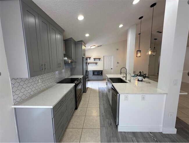 Building Photo - 10707 Flycast Cir
